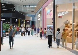 Cierra una famosa joyería donostiarra en el centro comercial Garbera de San Sebastián