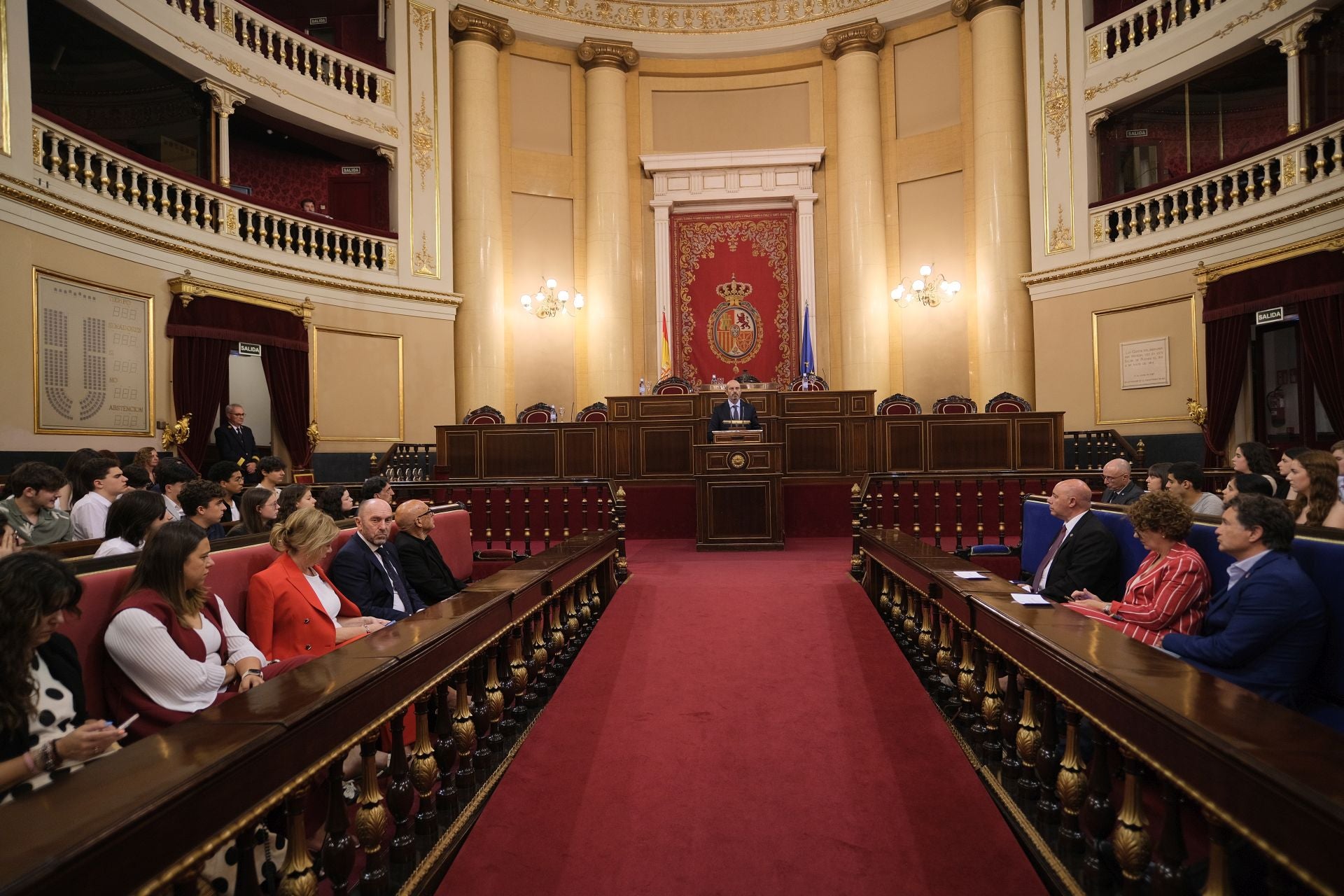 Los estudiantes del occidente asturiano visitan el Senado