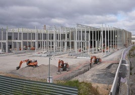 Mercedes construye una planta para la furgoneta eléctrica con fondos europeos.