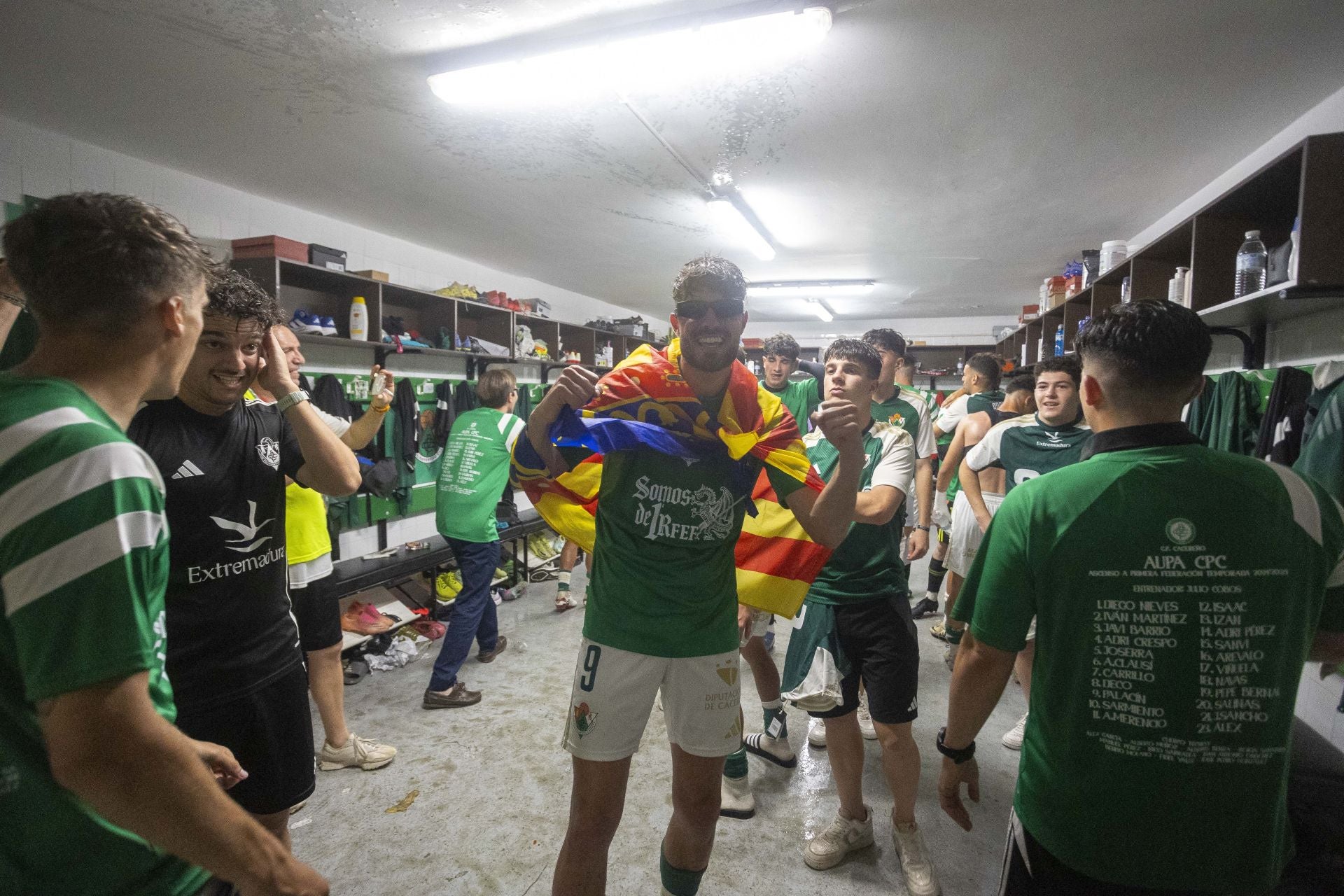 Fotos | El Cacereño estalla en júbilo con su ascenso a Primera RFEF